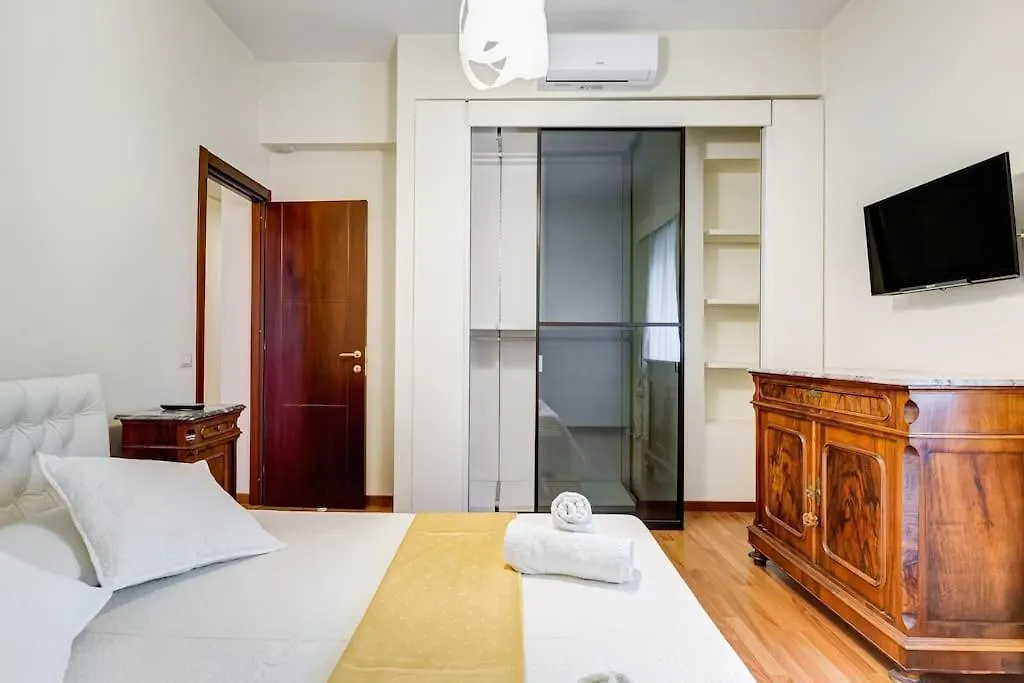 Exclusive Apartment In Eur Lake Рим