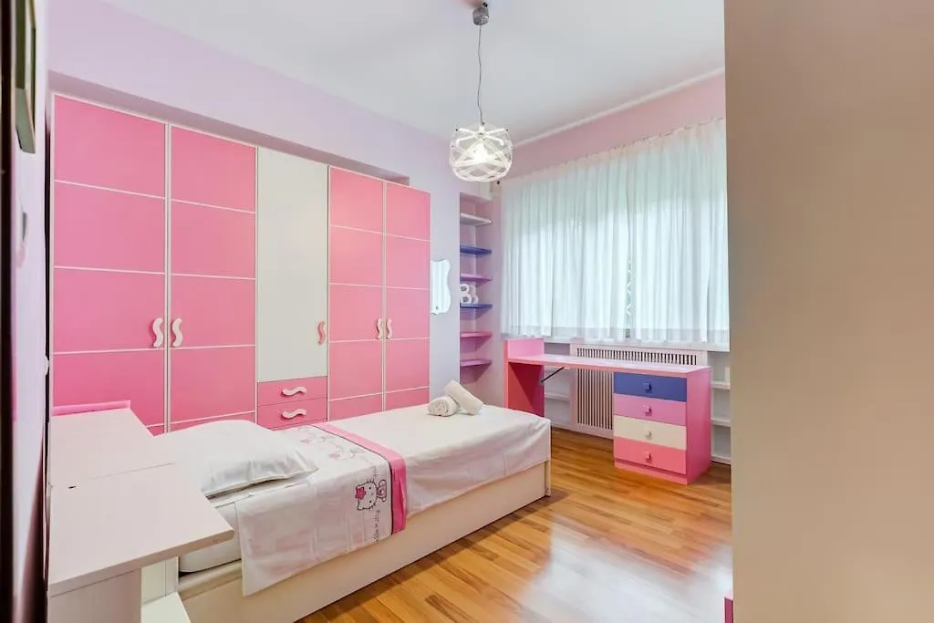 Exclusive Apartment In Eur Lake Рим 0*,