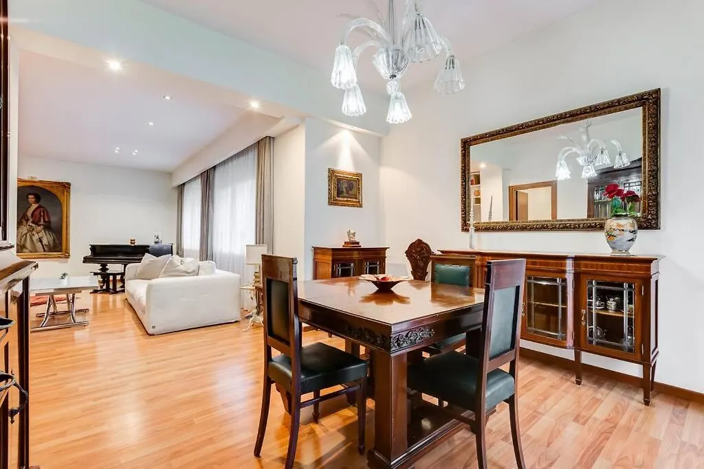 Exclusive Apartment In Eur Lake Rome