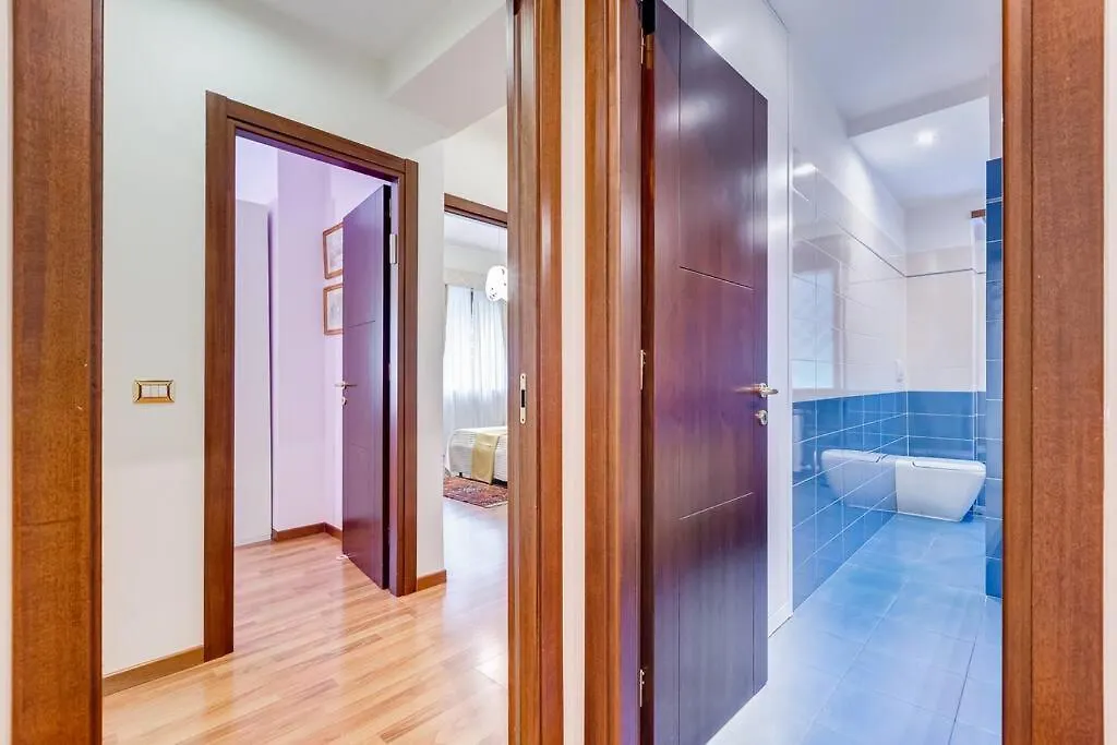 Exclusive Apartment In Eur Lake Rome