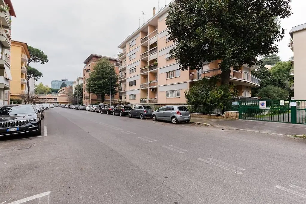 Exclusive Apartment In Eur Lake Rome