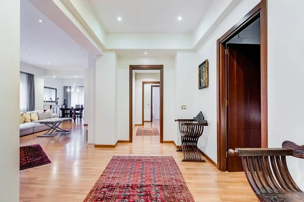 Exclusive Apartment In Eur Lake Rome