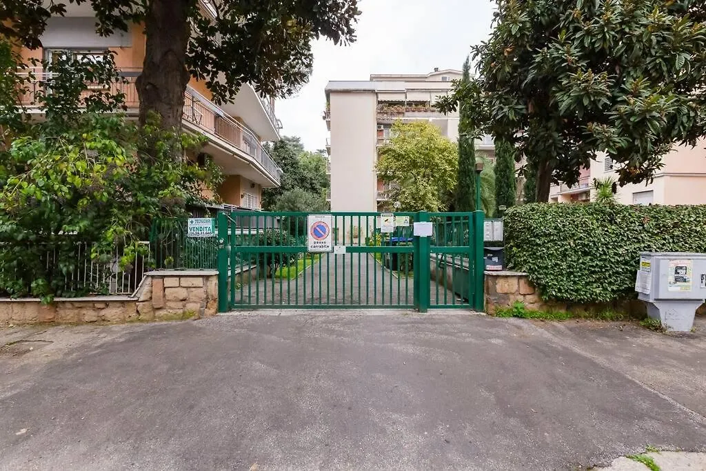 Exclusive Apartment In Eur Lake Rome Italy