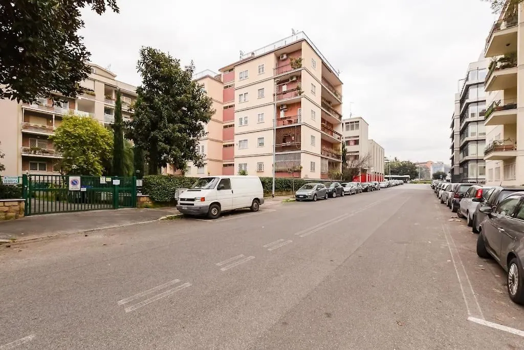 Exclusive Apartment In Eur Lake contacts