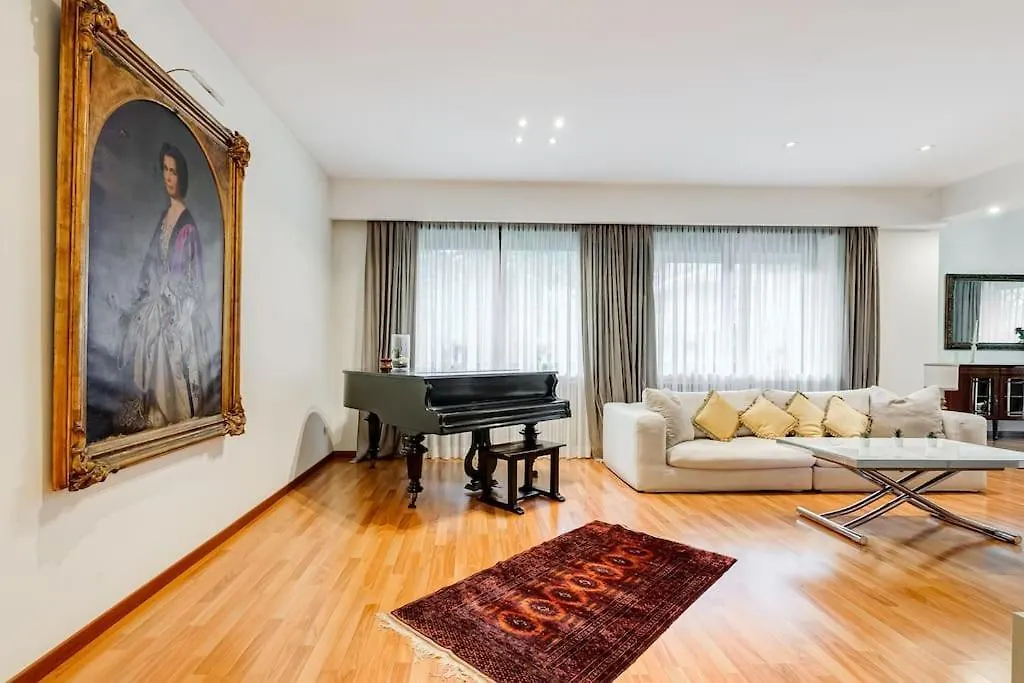 Exclusive Apartment In Eur Lake Rome Italy