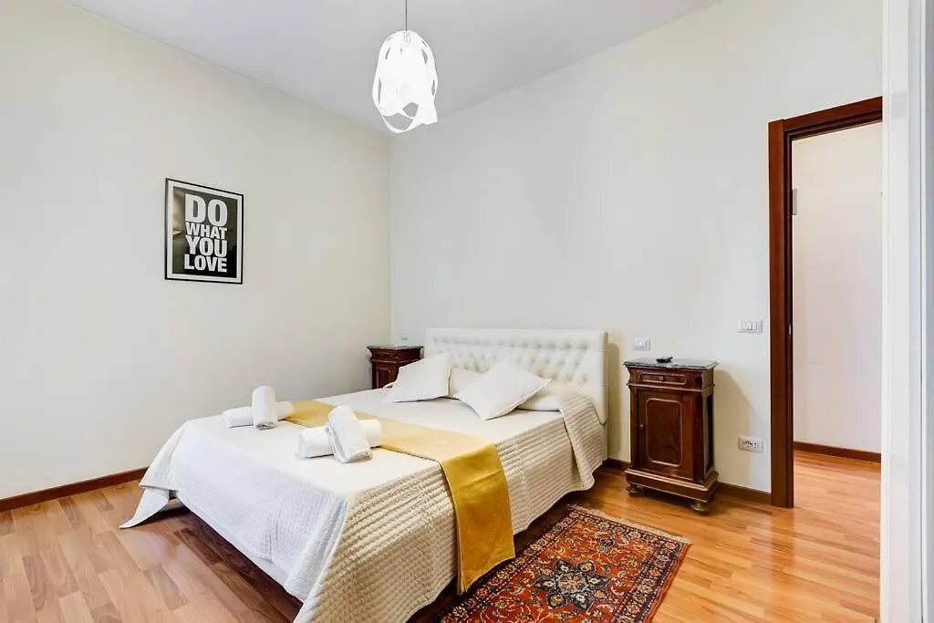 Exclusive Apartment In Eur Lake Rome